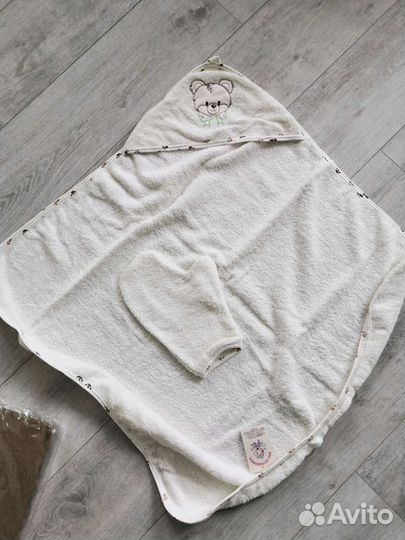 Полотенце-уголок с варежкой новое