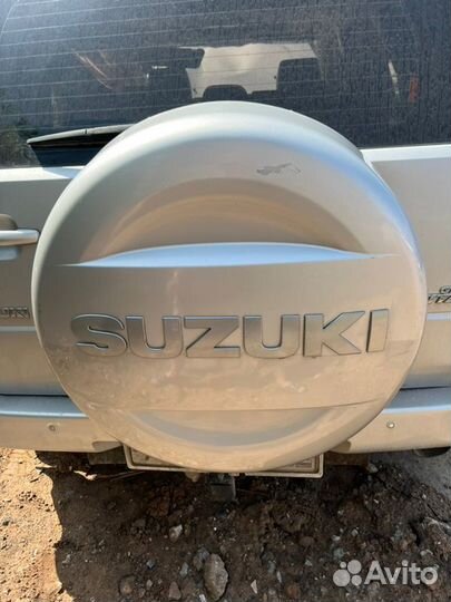 Колпак запасного колеса Suzuki Grand Vitara J24B