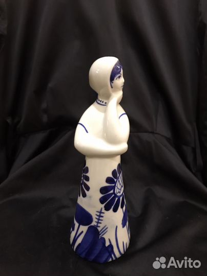 Статуэтка Девушка с косой.Гжель