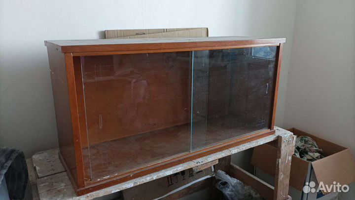 Тумба деревянная лакированная