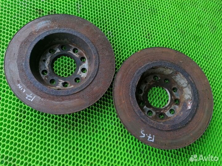 Диск задний на VW Passat B7 11-15 CC