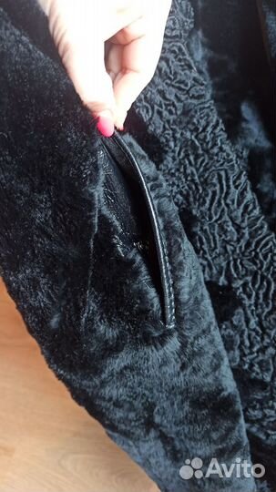 Шуба из мутона с отделкой из каракуля