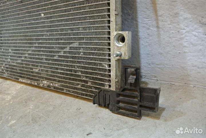 Радиатор кондиционера (конденсер) Mitsubishi Outl