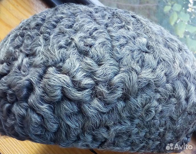 Женская шапка (берет) из каракульчи