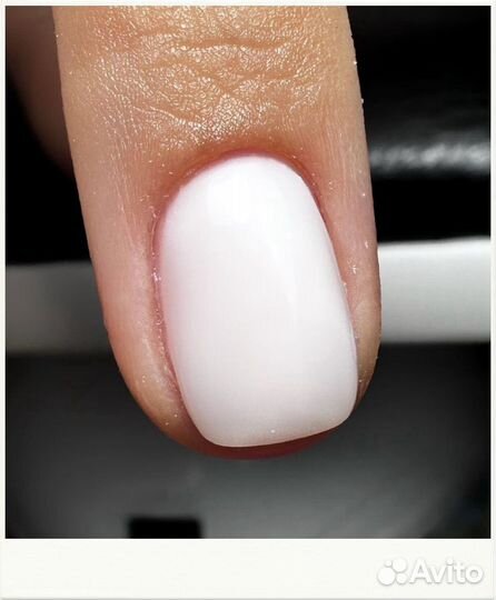 Модель на маникюр