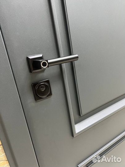 Входная дверь 