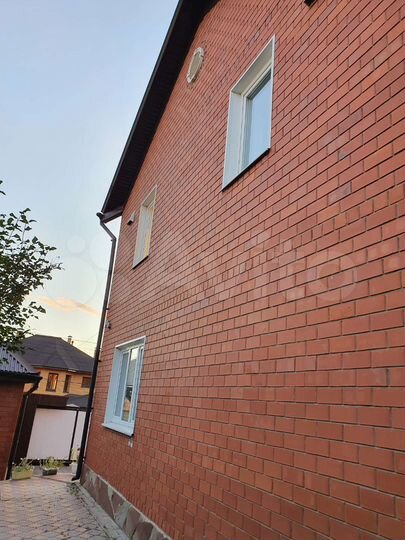 Дом 185 м² на участке 10 сот.