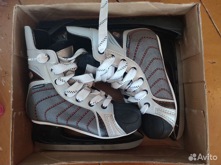 Коньки хоккейные Larsen Alex 39 размер