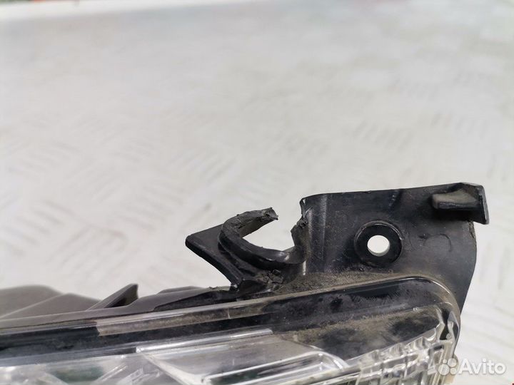 Б/У Фара противотуманная правая 17785002