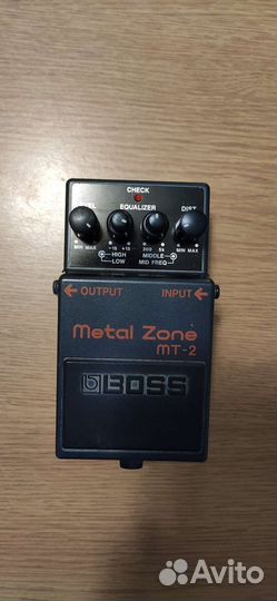 Boss metal zone MT 2