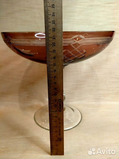 Ваза на ножке марганцевое стекло