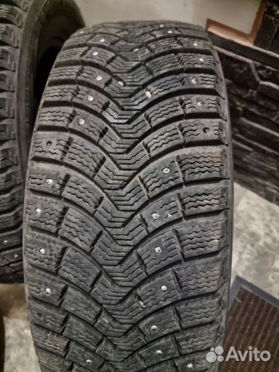 Michelin X-Ice North 2 215/65 R16