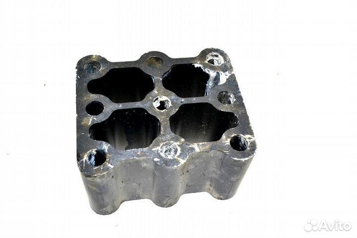 Кронштейн траверсы рамы volvo FH (01.12)