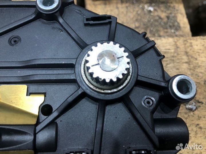 Мотор люка Bmw 6 E63 N62B48