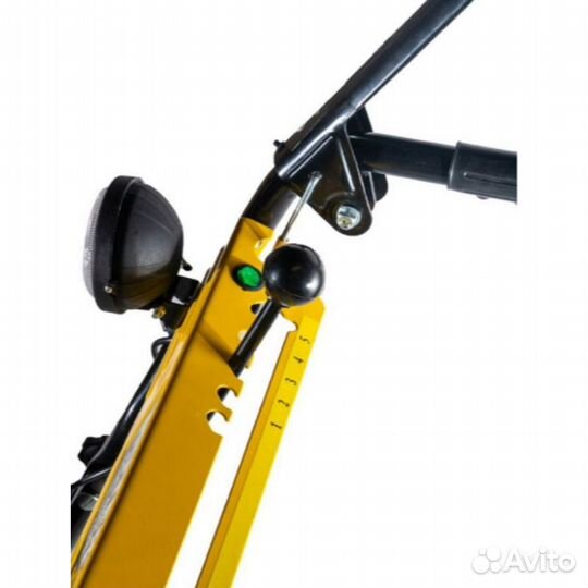 Бензиновый снегоуборщик Huter SGC 4800B 70/7/2 (мо