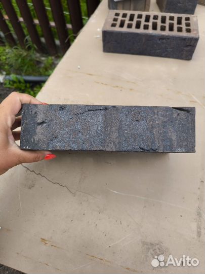 Новый облицовочный кирпич, двух цветный