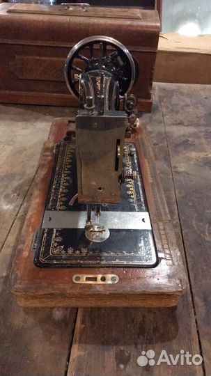 Швейная машинка Naumann юбилейная