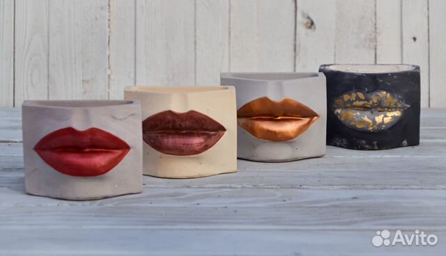 Кашпо из бетона «Губы»