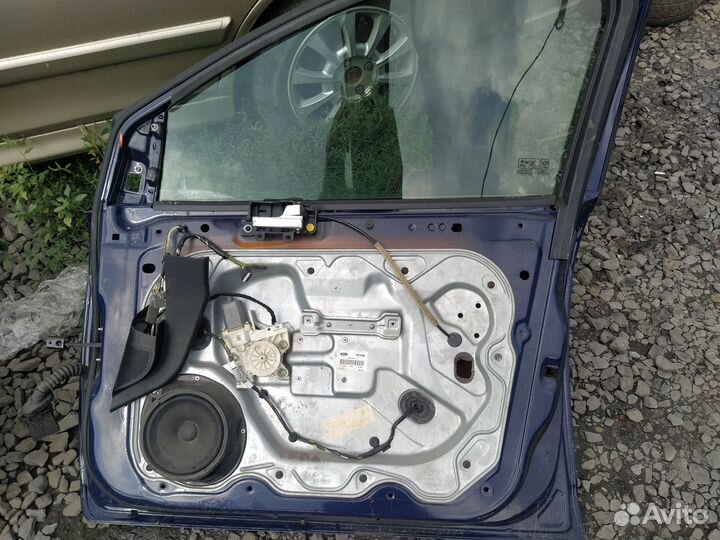 Дверь передняя правая Ford Focus 2