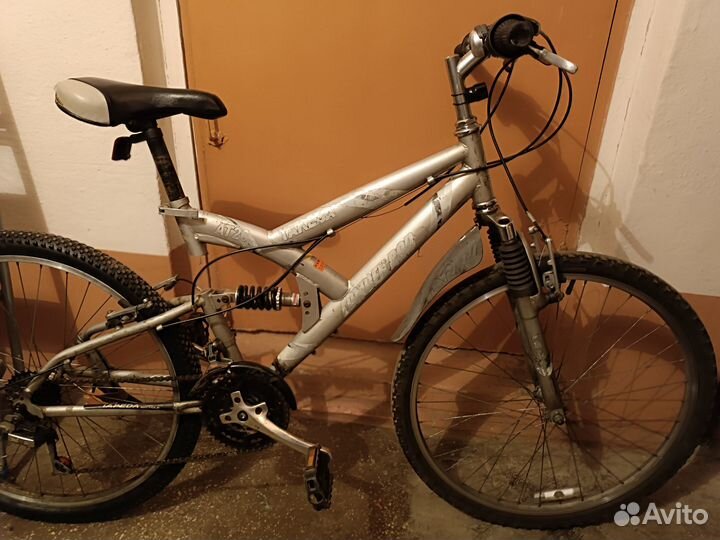 Велосипед двухподвесный колеса 26 дюймов 18 скорос