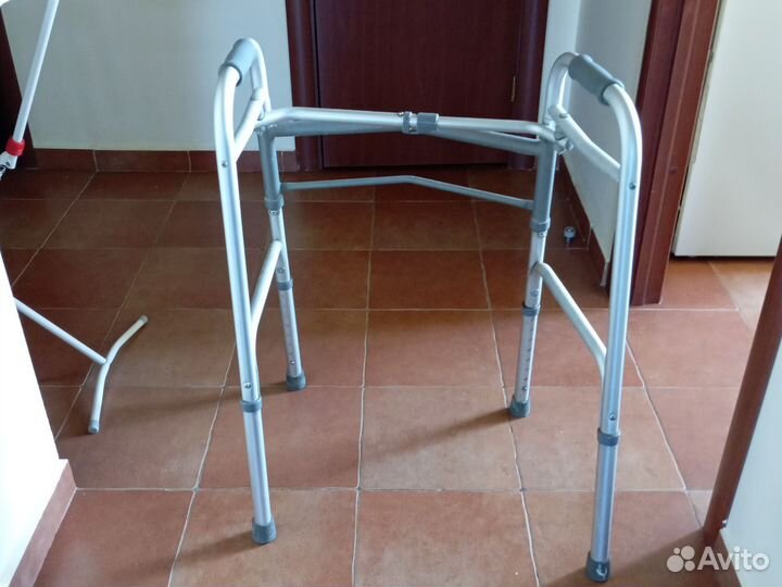 Ходунки для взрослых инвалидов
