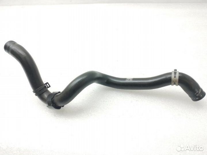 Патрубок системы охлаждения Land Rover Discovery 5