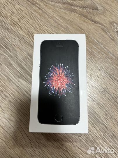 Коробка iPhone SE оригинал