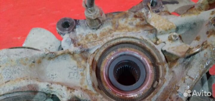 Кулак задний правый Фольксваген Туарег 2002-2010