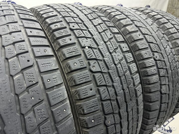 Dunlop SP Winter Ice 01 215/65 R16 102T