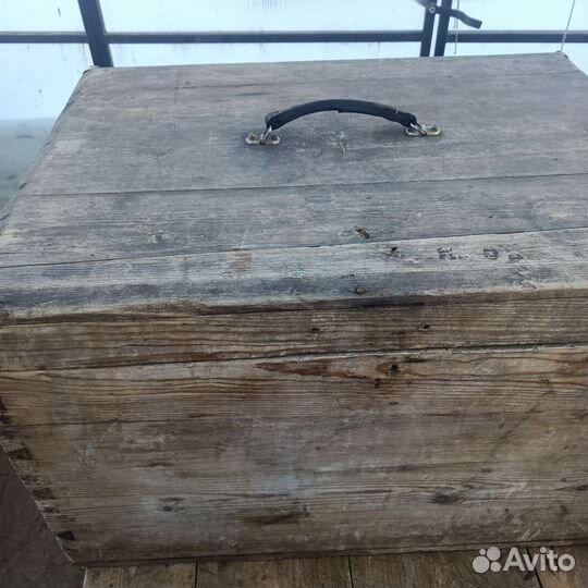 Сундук старинный