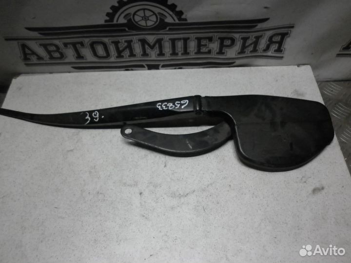 Поводок стеклоочистителя правый Toyota Prius V /40