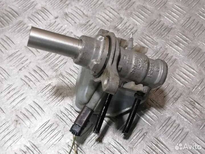 Цилиндр тормозов главный Citroen C4 2005-2011