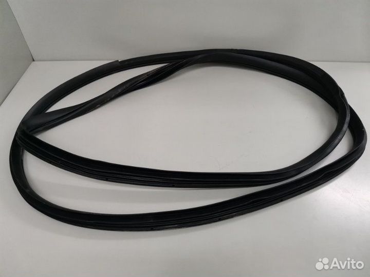 Уплотнитель передний правый Kia Cerato 3 1.6 2017