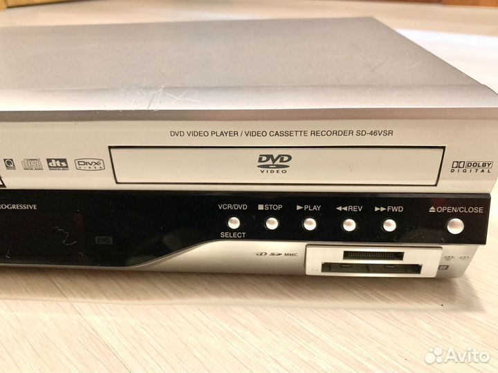 DVD / VHS плеер Toshiba (combo)