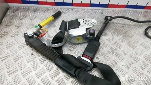 Ремень безопасности с пиропатроном сиденья передне