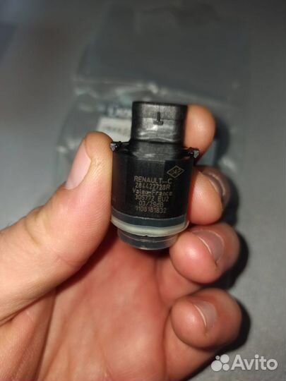 Датчик парковки LADA / Renault 284422728R