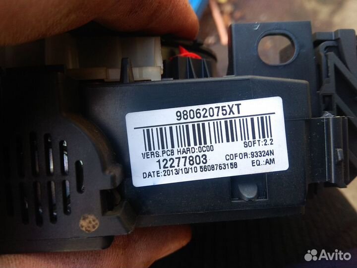 Переключатель подрулевой Пежо 408 308 Peugeot 408