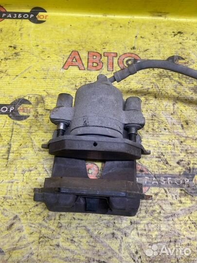 Суппорт передний правый Volkswagen Jetta 1K2 BSE