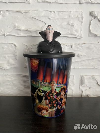 Пластиковый стакан Макдоналдс Монстры на каникулах