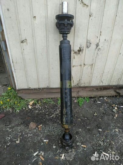 Карданный вал Nissan Armada Infiniti QX56