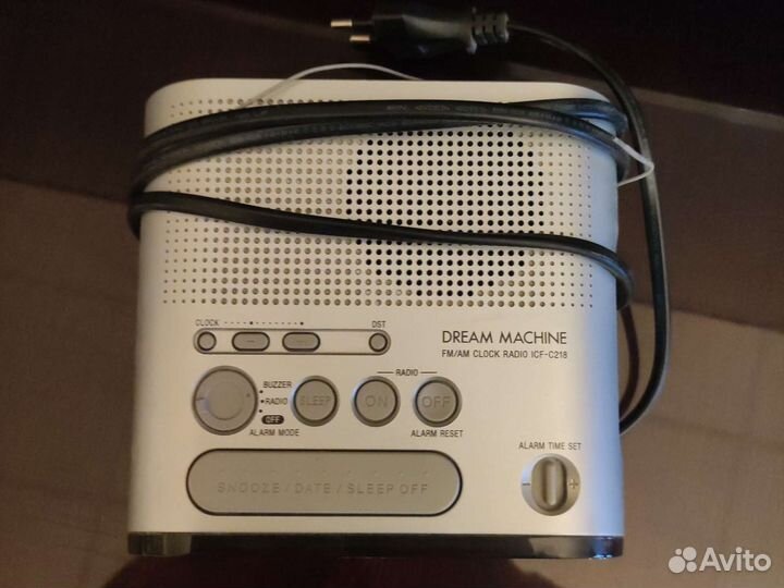 Электронные часы с радио sony