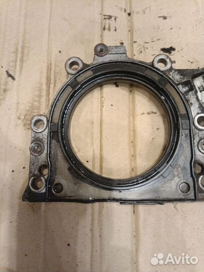 Крышка коленвала Skoda Superb 2 2.0 tdi