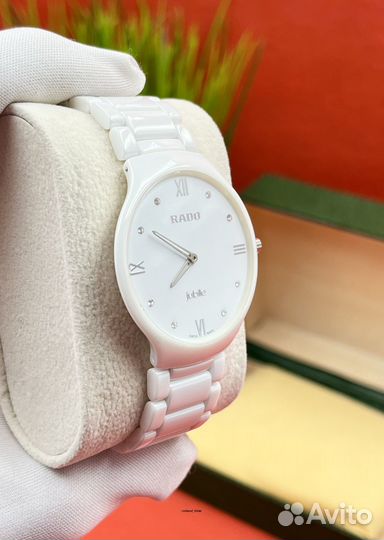 Женские наручные часы Rado Jubile