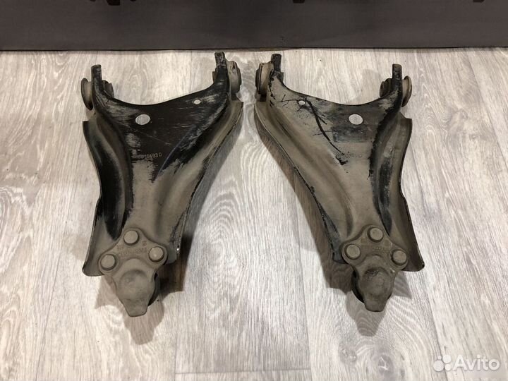 Рычаг передний Nissan Terrano 3 D10