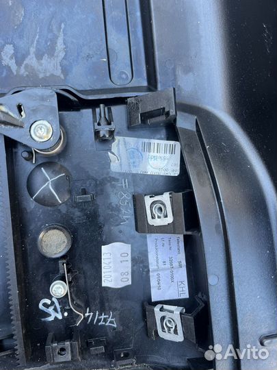 Крышка подлокотника Porsche Cayenne 958