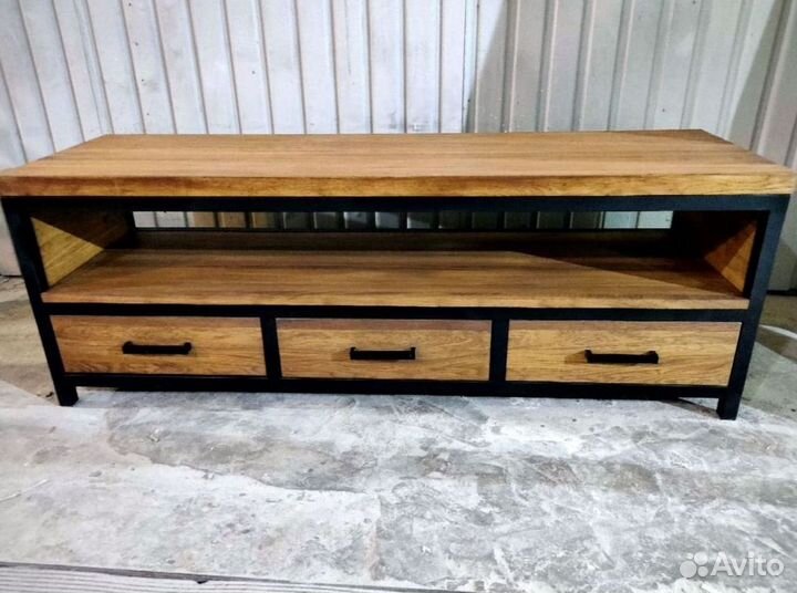 Тумба под телевизор с ящиками