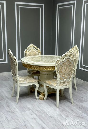 Круглый раскладной стол и 4 стула. Новые