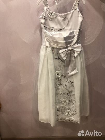 Платья нарядные