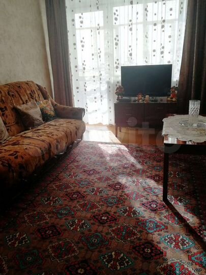 2-к. квартира, 50 м², 4/9 эт.