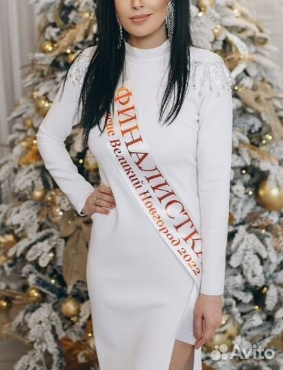 Платье белое бандажное